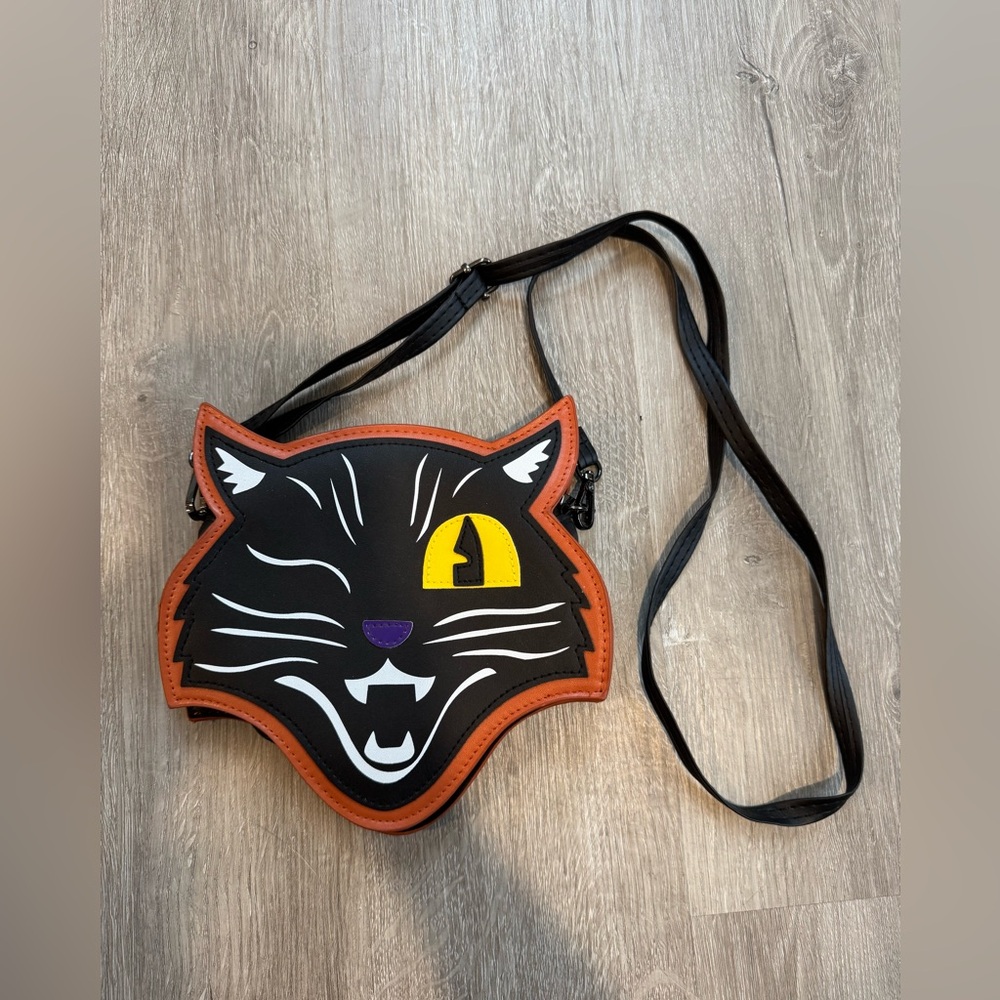 Spirit Halloween Winking Cat Purse - Picture 4 of 4